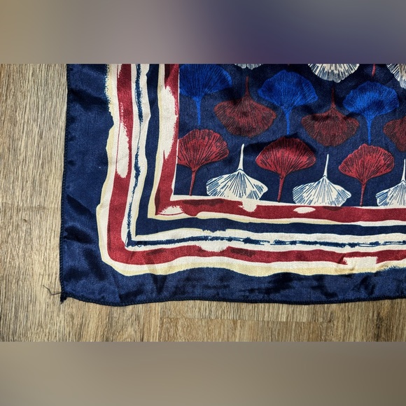 Vintage Silk Scarf Handkerchief Red White Blue - Picture 5 of 5